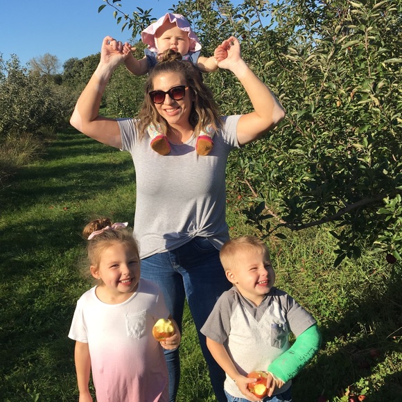 Meet your Posher, Bree - Picture 3 of 8